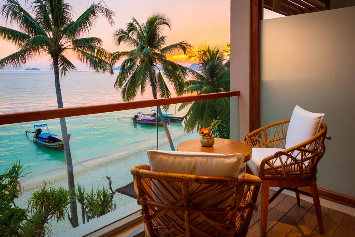 Séjour paradisiaque à Phuket : 15 jours à Karon Beach, vols et hôtel inclus dès 618€
