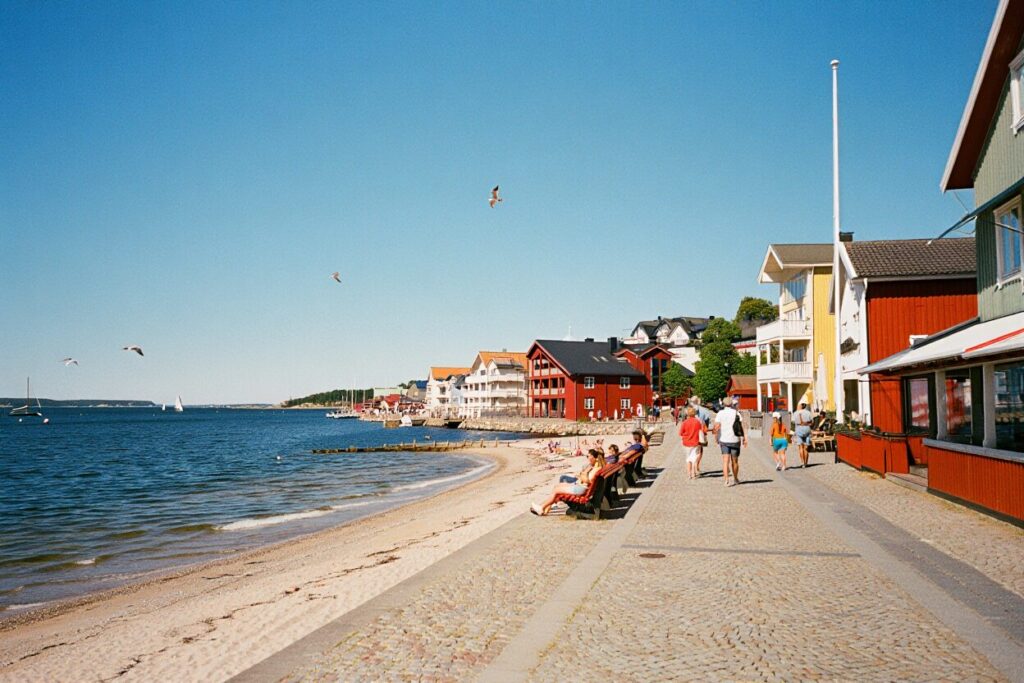 Front de mer et plage en Suède
