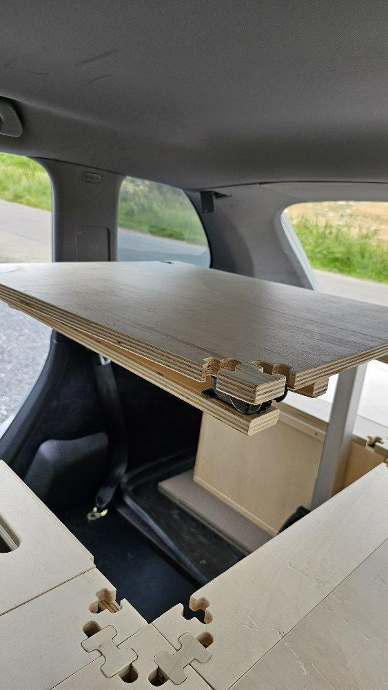 Van aménagé vue de l'intérieur